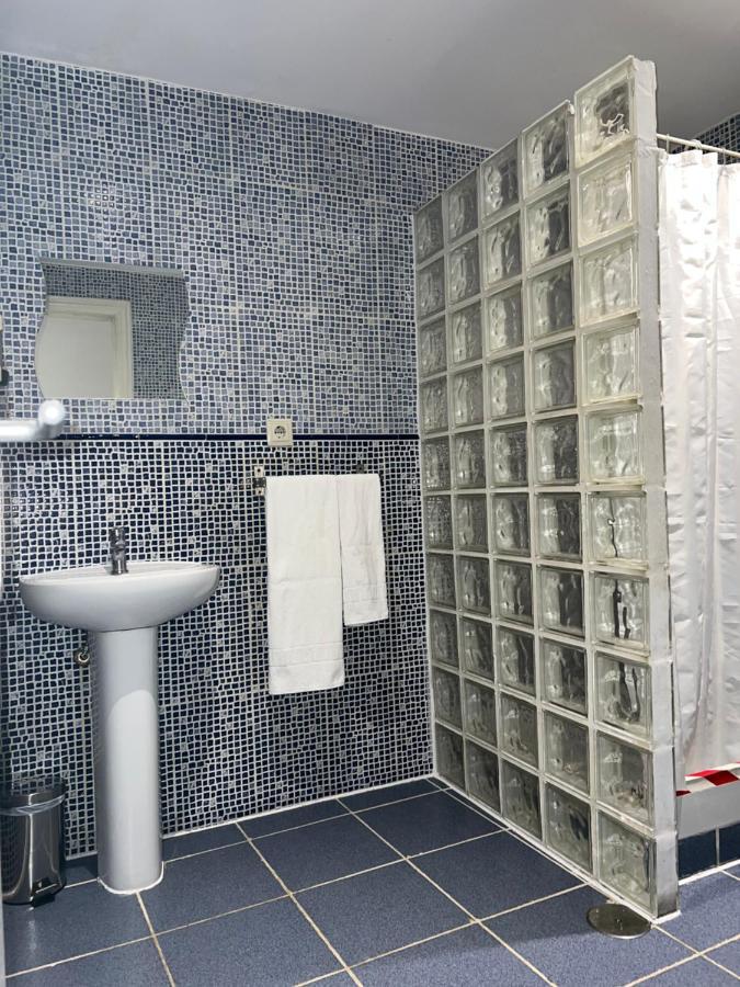Hostal Abaaly Madrid Kültér fotó