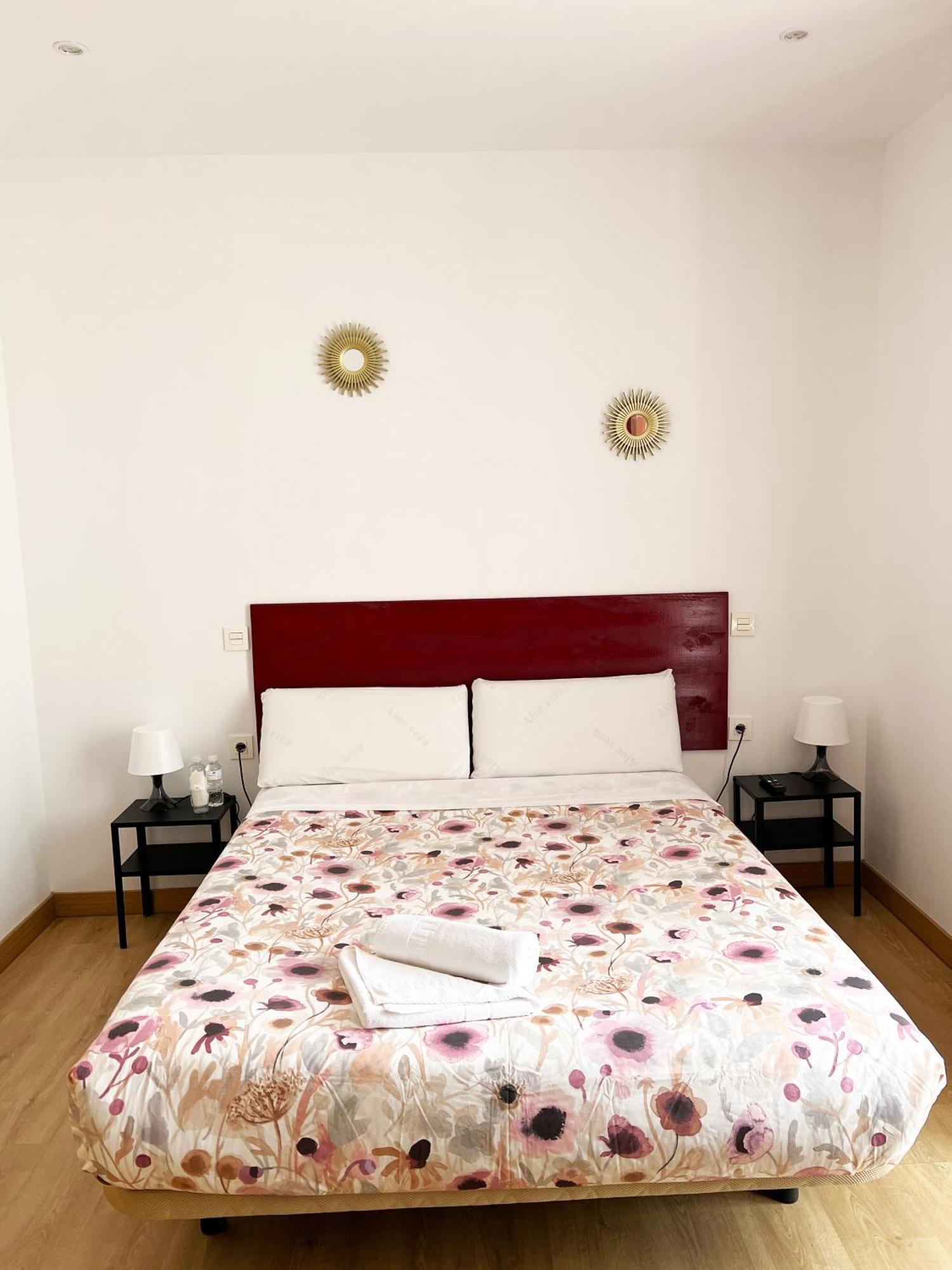 Hostal Abaaly Madrid Kültér fotó
