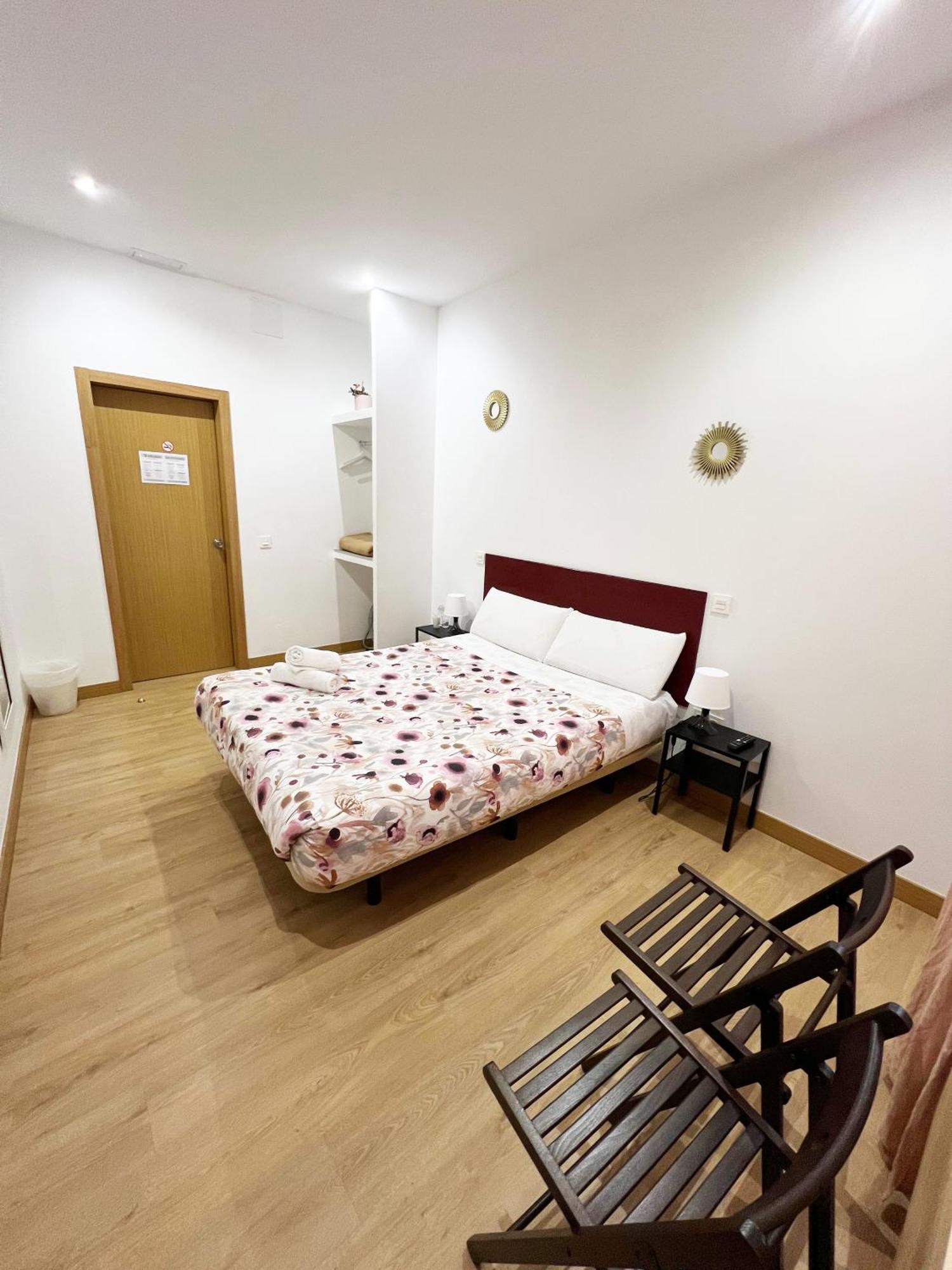 Hostal Abaaly Madrid Kültér fotó