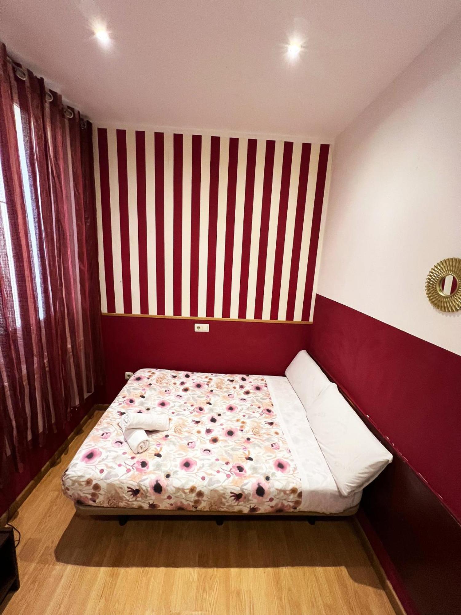 Hostal Abaaly Madrid Kültér fotó