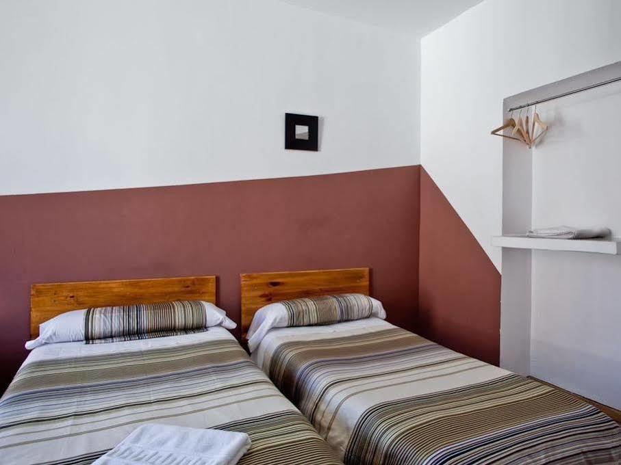 Hostal Abaaly Madrid Kültér fotó
