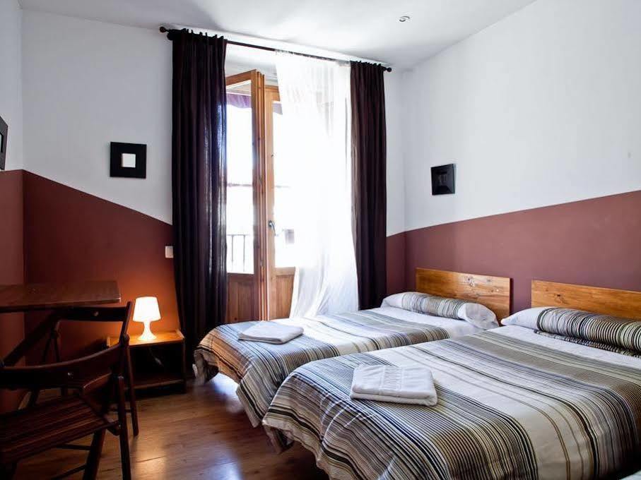 Hostal Abaaly Madrid Kültér fotó